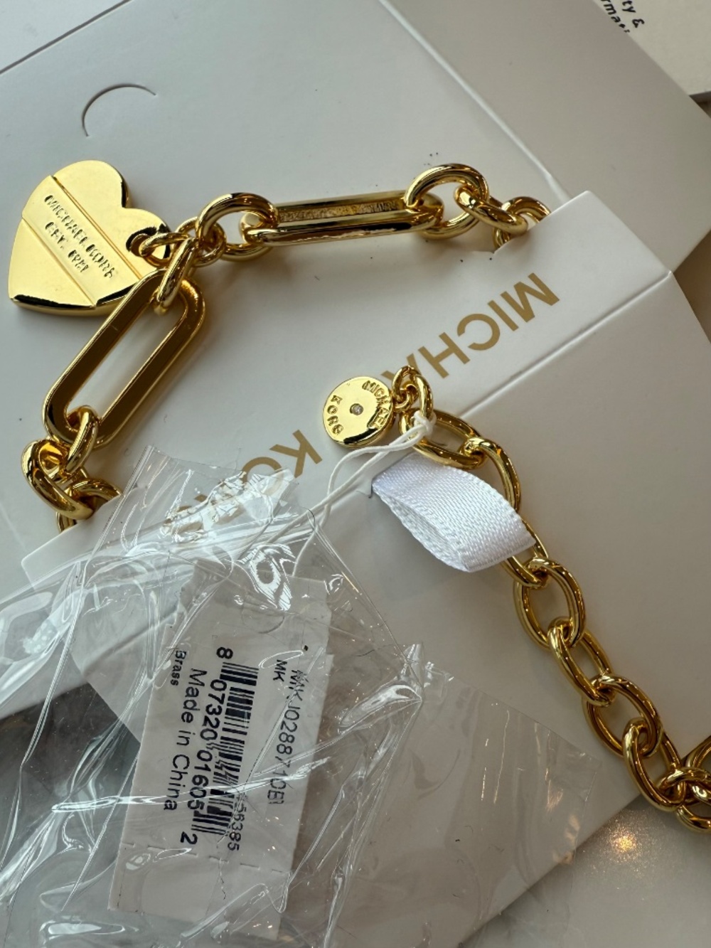 New Michael Kors Heart Necklace - Picture 2 of 16